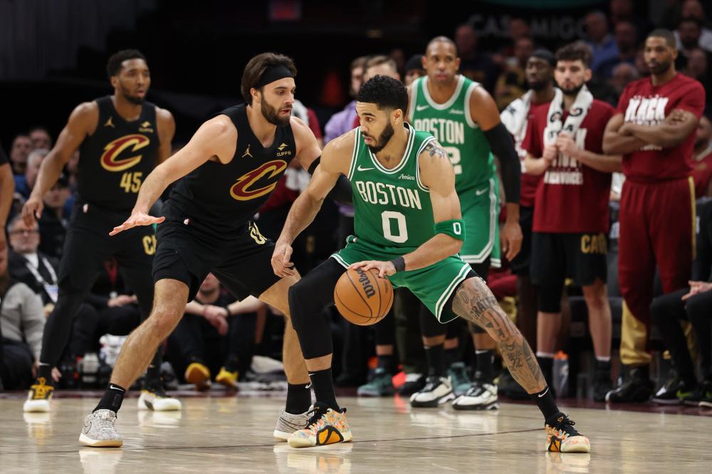 孙兴慜突破 孙兴慜突破